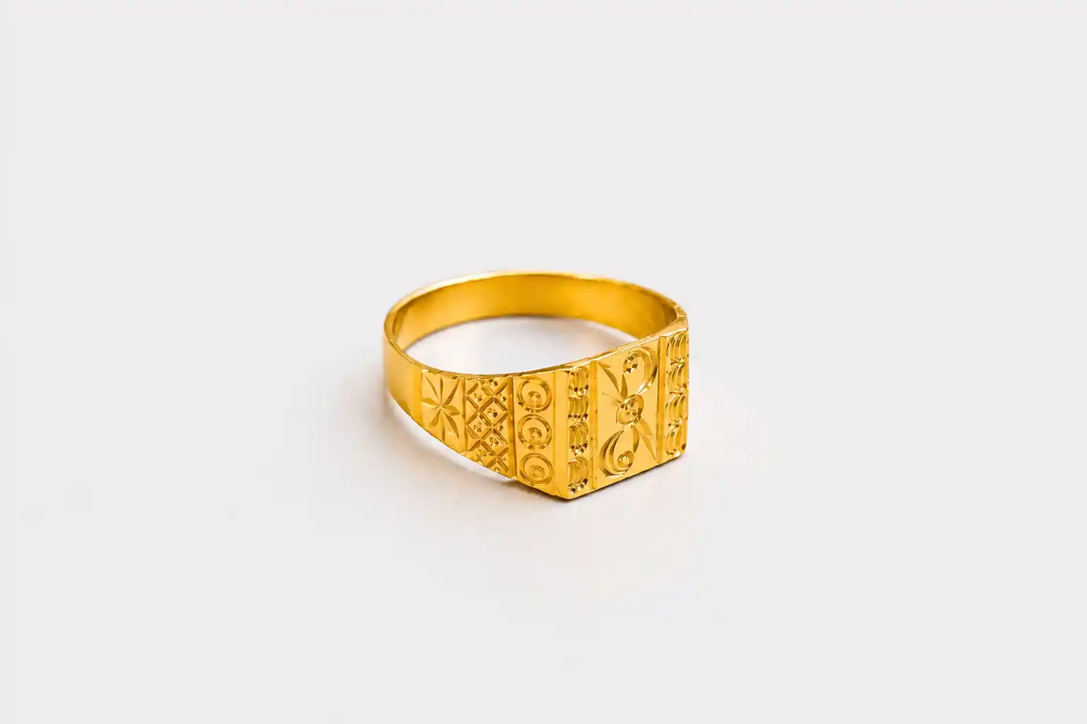 Ashiqe Gents Gold Finger Ring