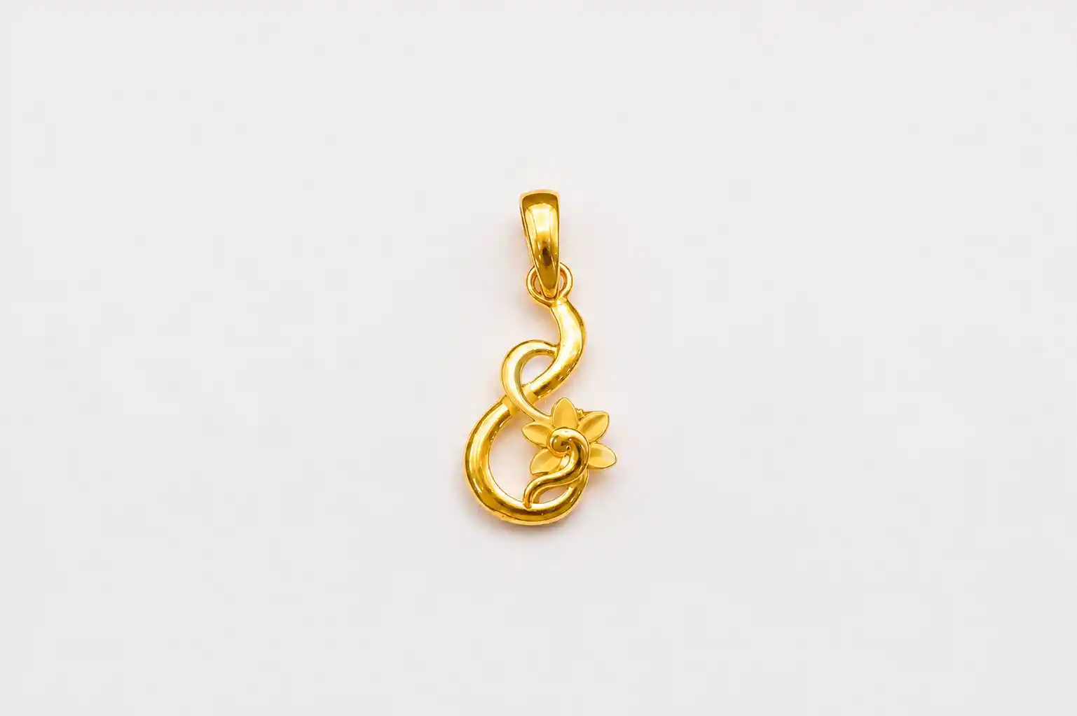 Ashiqe Charming Piece Locket