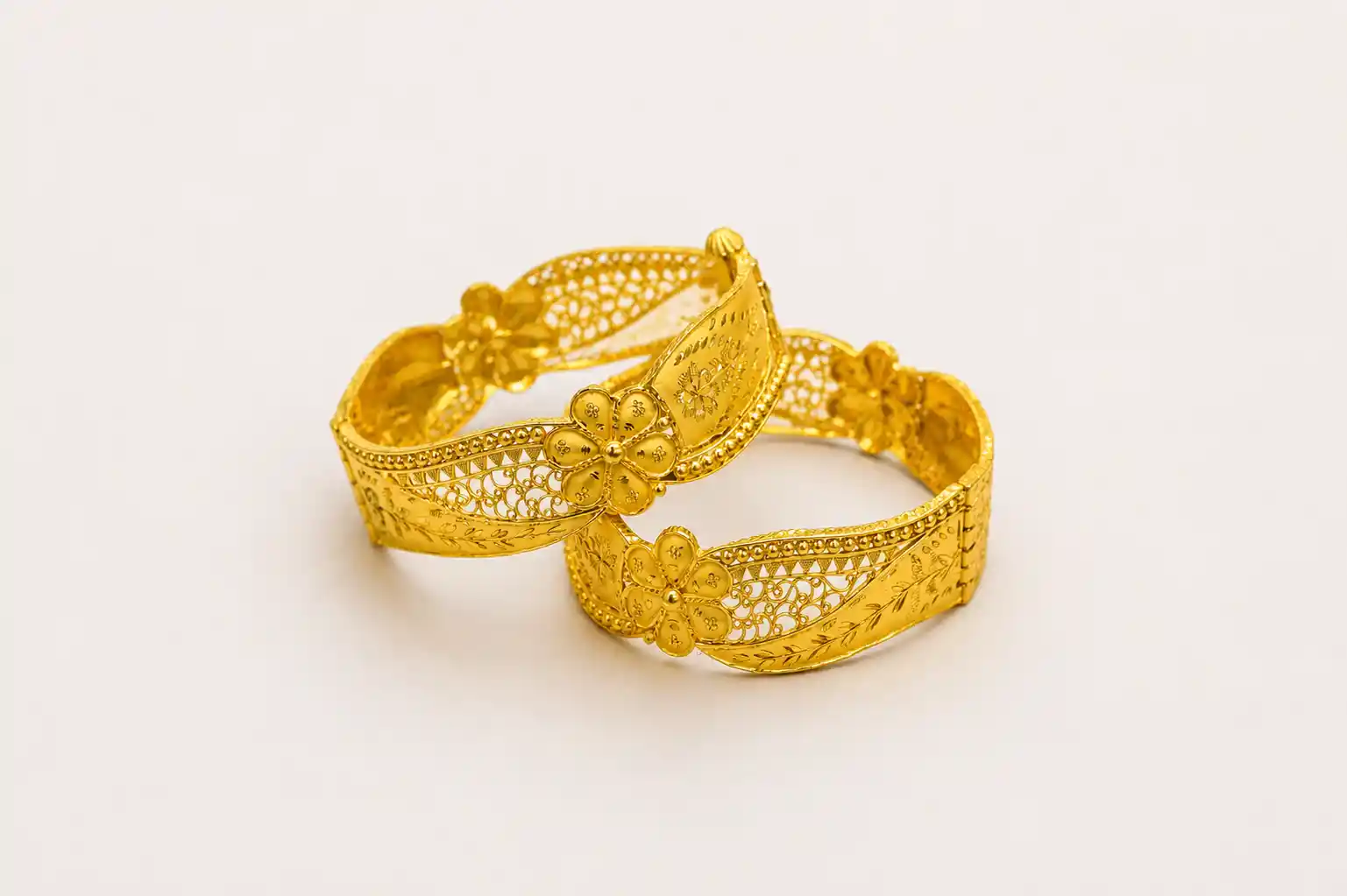 Ashiqe Elegant Gold Chur