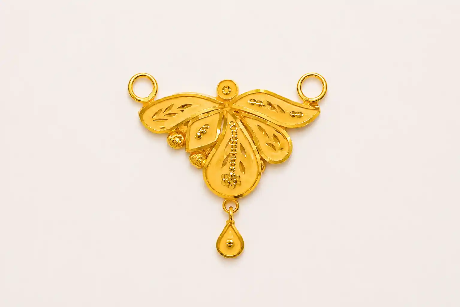 Ashiqe Crafted Classic Gold Pendant