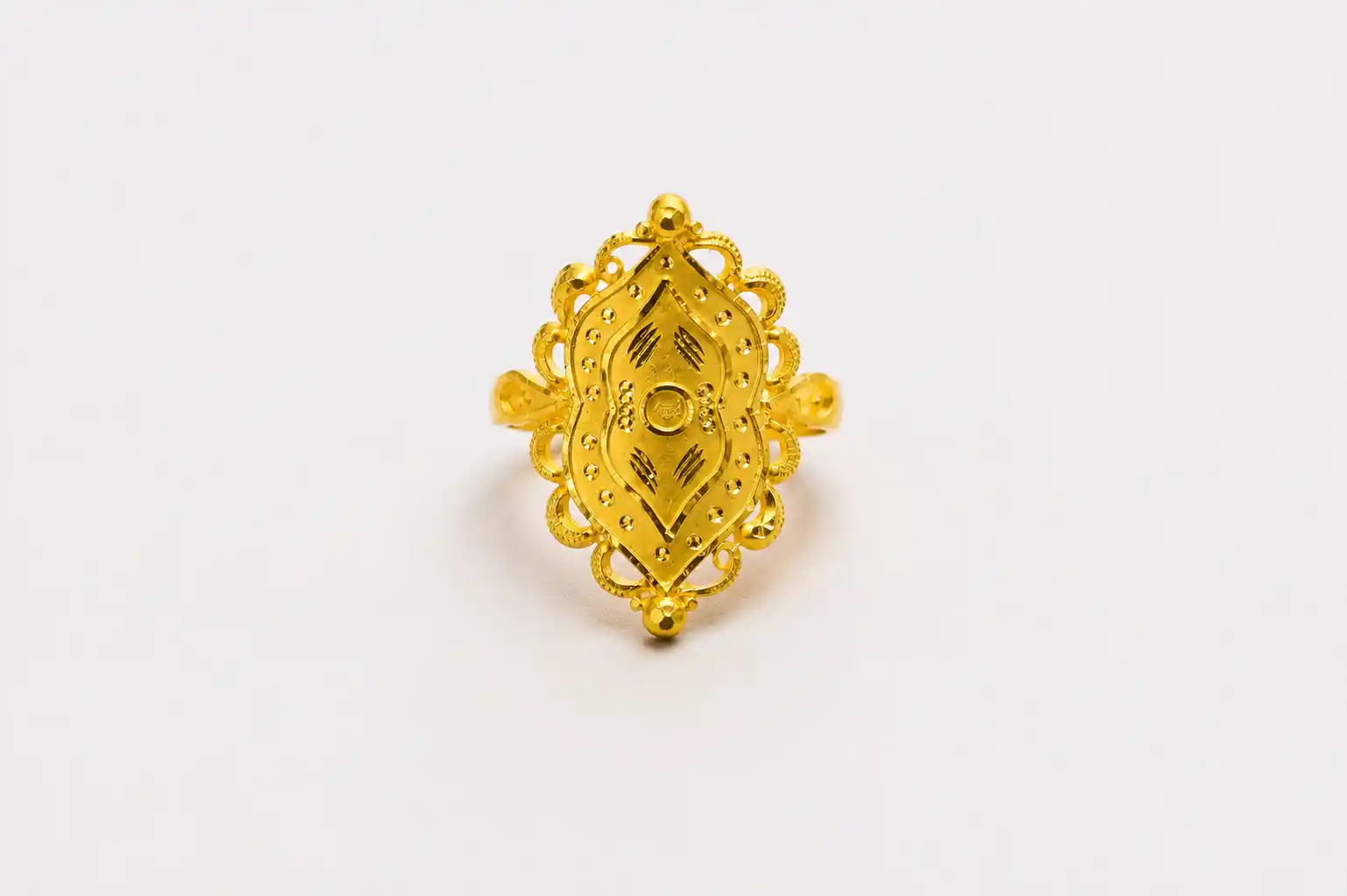 Ashiqe Minimalist Ladies Ring