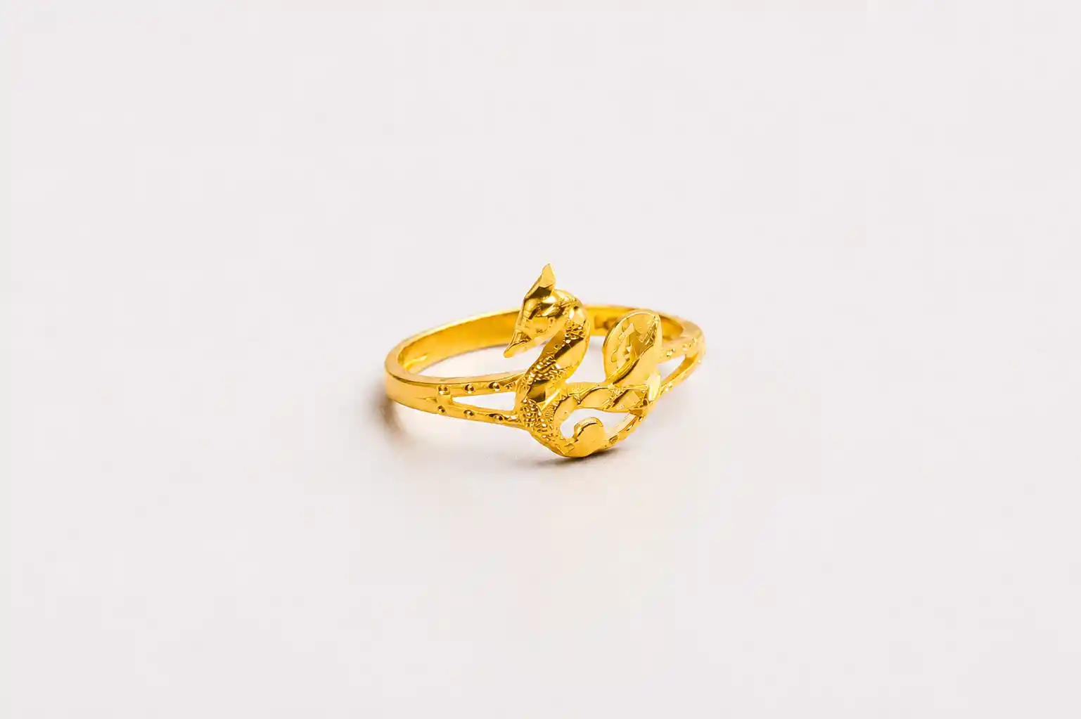 Ashiqe Lightweight Premium Ladies Ring