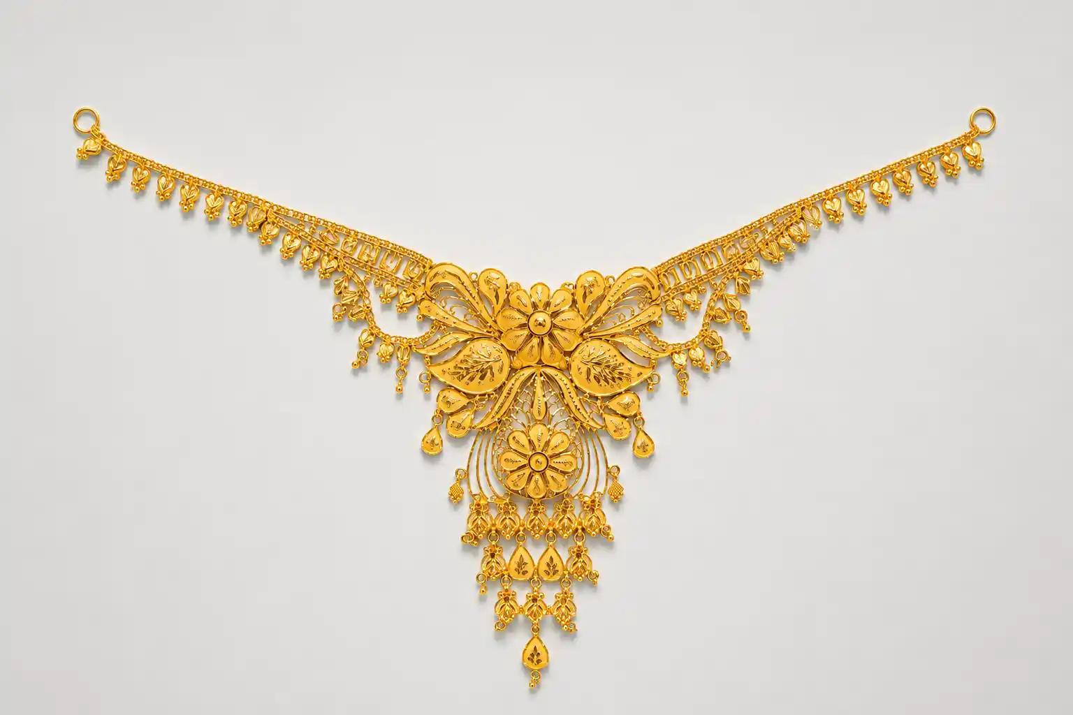Ashiqe Exceptional Crafted Necklace