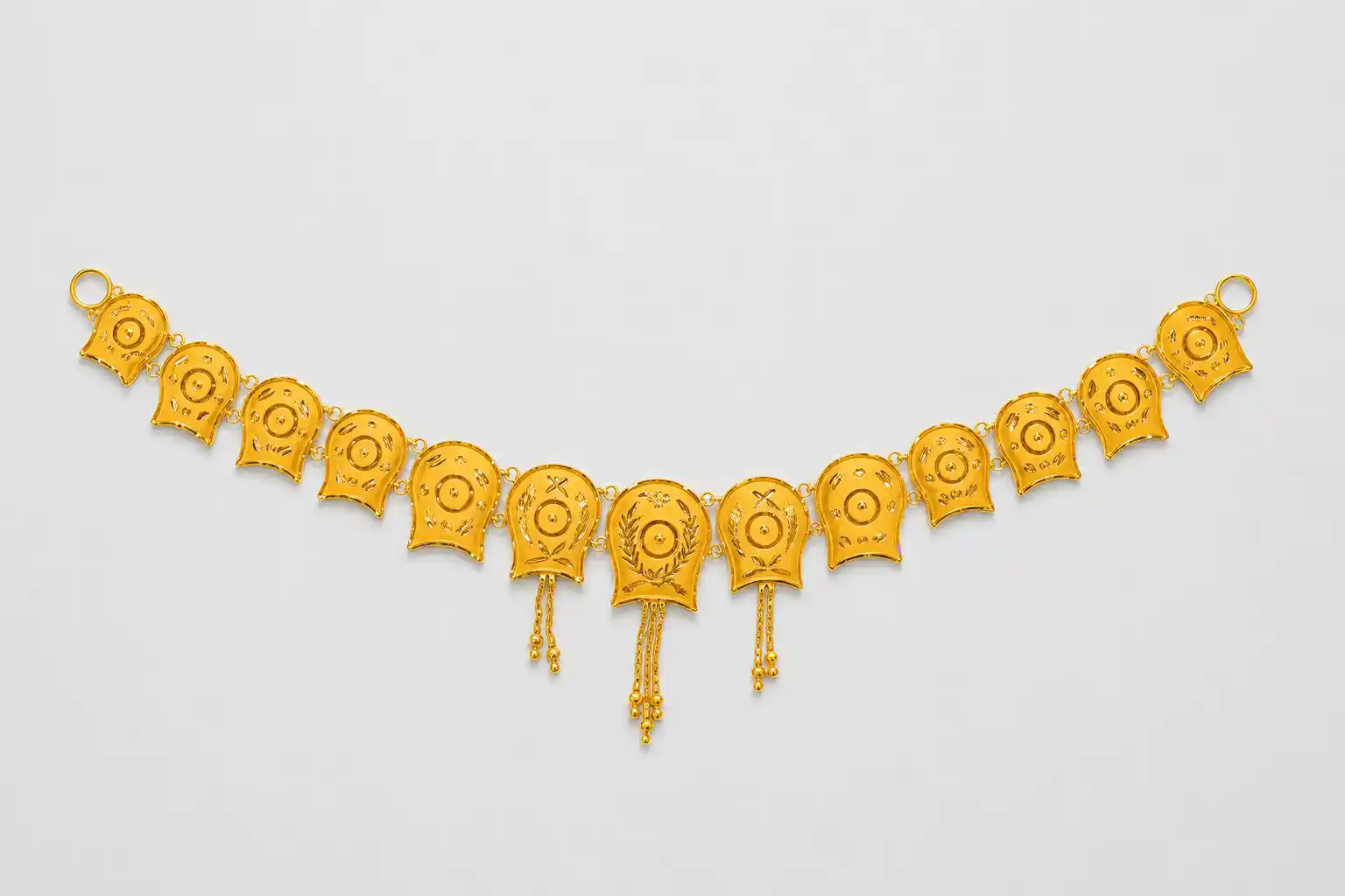 Ashiqe Elegant Detailed Necklace