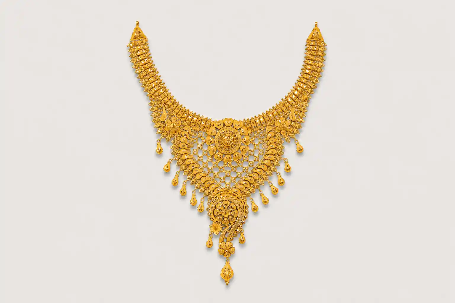 Ashiqe Beautifully Detailed Necklace